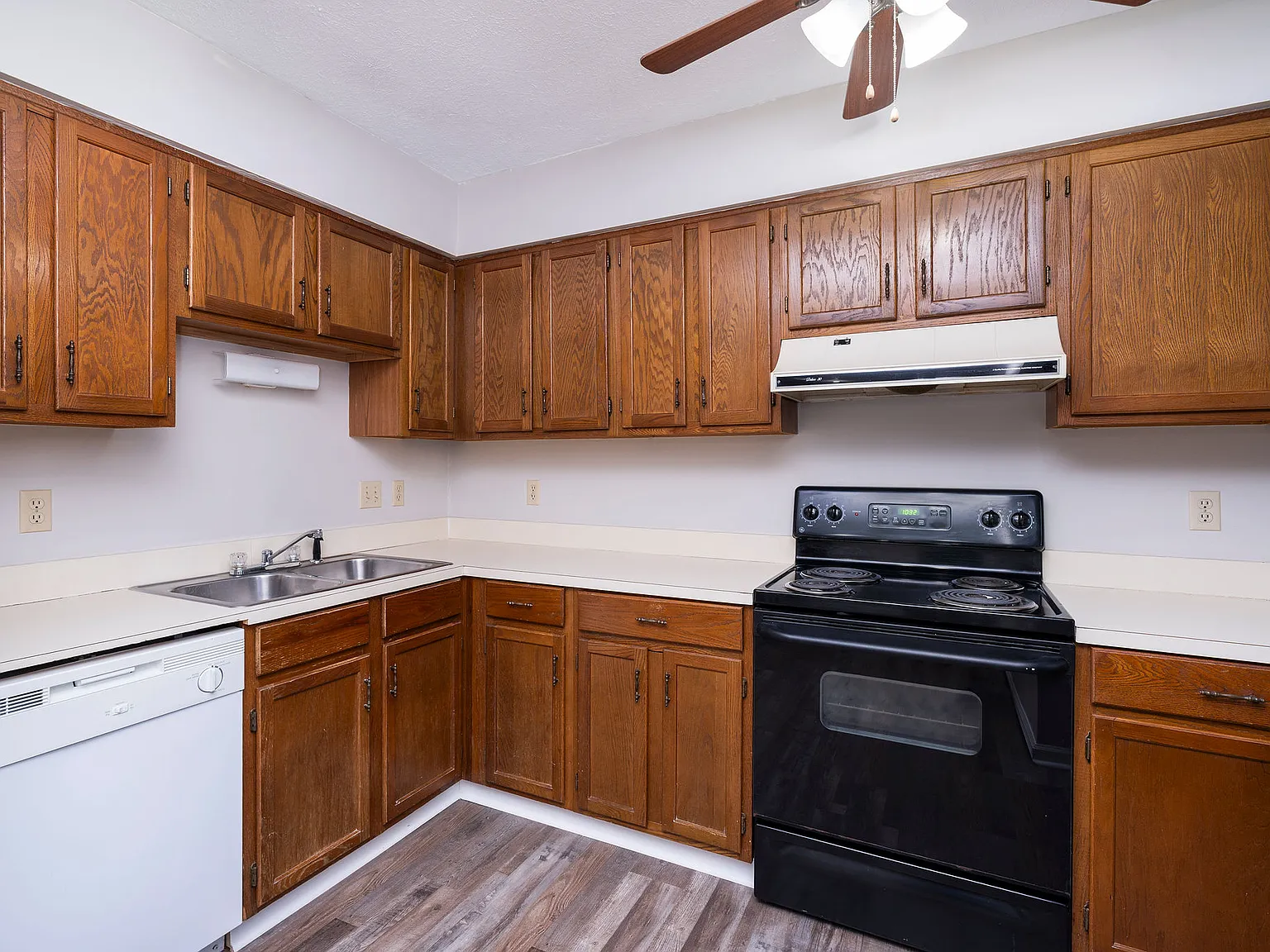 2 bed, 1179 sqft, $1,295 — Photo 4