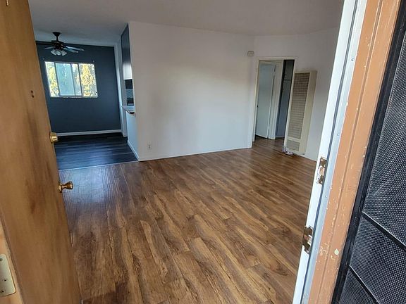 2nd image of 13125 Vanowen St #4