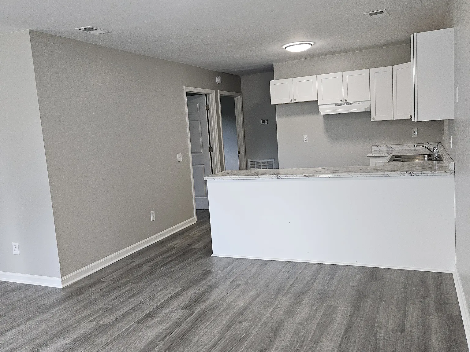 2 bed, 938 sqft, $1,195 — Photo 2
