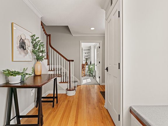 3rd image of 1122 Fox Croft Ln SW