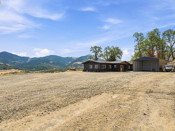3rd image of 9700 Roberts Creek Rd