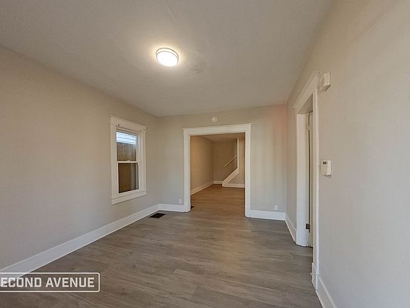 5th image of 1826 Greenwood Ave