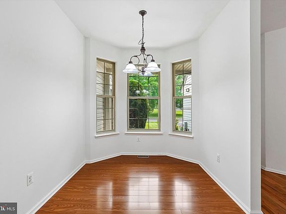 4th image of 3891 Nanlyn Farm Cir