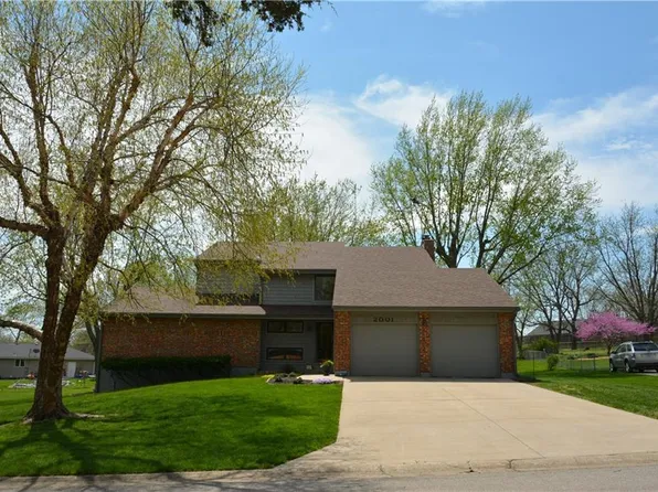 2001 Fairlane St, Harrisonville, MO 64701