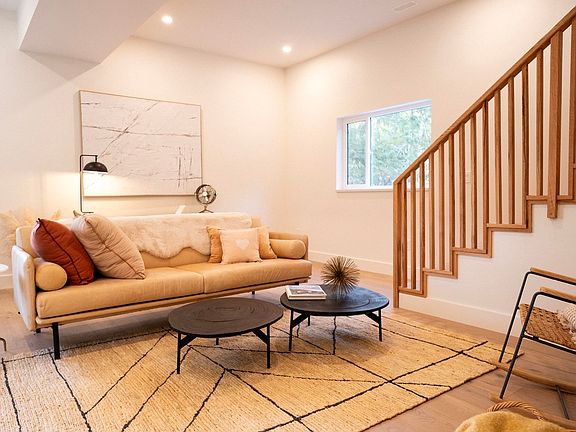 4th image of 1246 Reed Rd