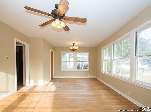 3rd image of 314 Ryan Dr