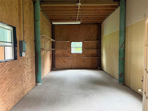 4th image of 127 Metzwright Dr
