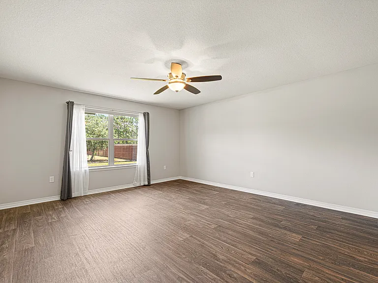2132 Vizcaya Dr — Photo 30