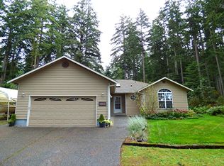 113 Pleasant Ln, Camano Island, WA 98282
