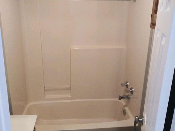 5th image of 504 N Austin St APT B