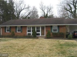 7403 Chatham St, Springfield, VA 22151