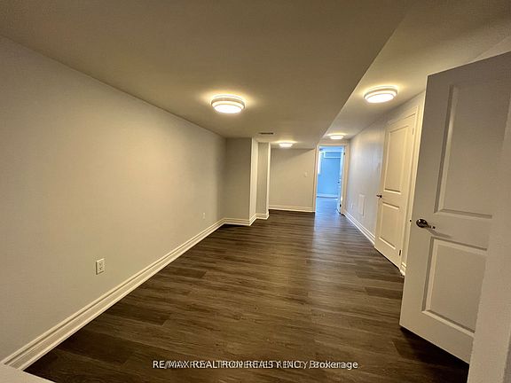4th image of 122 Auckland Dr #Basement