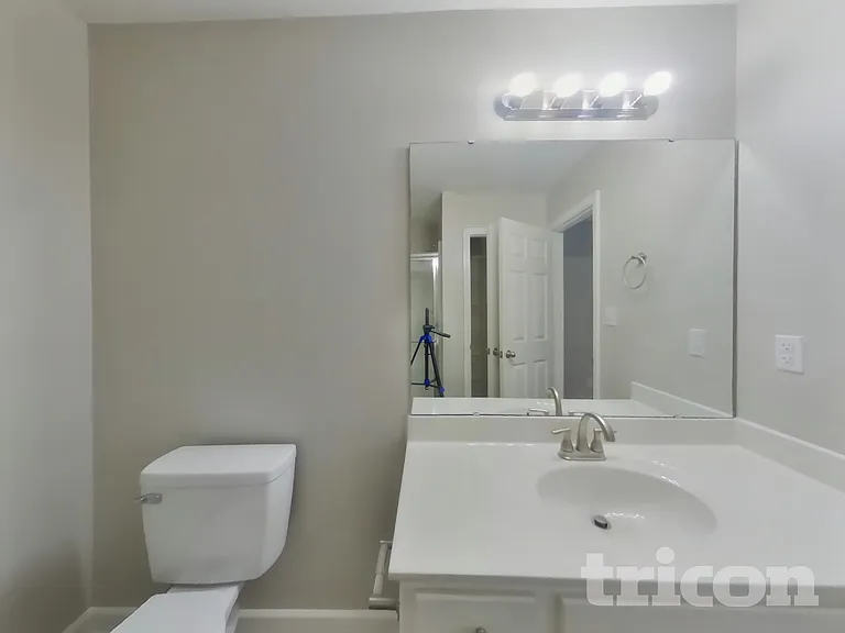 956 Ashland Ave — Photo 9
