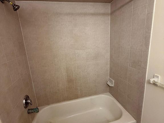 4th image of 425 Fulton St #C