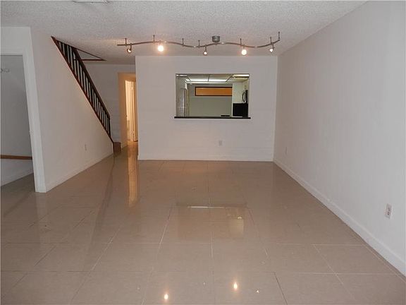 5th image of 10024 NW 41st St
