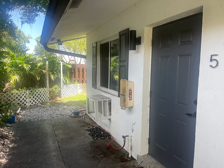2990 SW 19th Ter — Photo 9