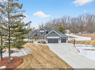 692 Blackberry Ct, Oneida, WI 54155