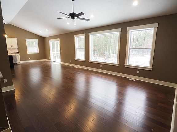 5th image of 6419 Black Hawk Ln