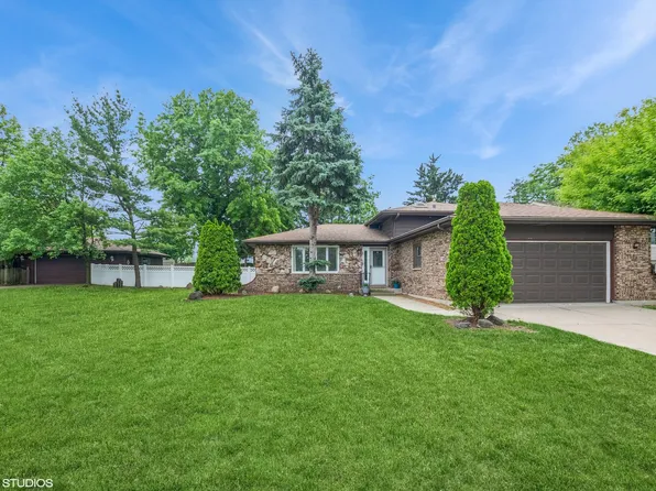 4925 Timber Ct, Oak Forest, IL 60452