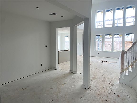 3rd image of 4503 Sunny Hazel Ln