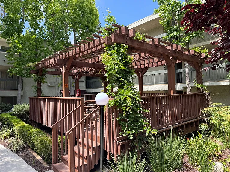 4900 Overland Ave #260 — Photo 11