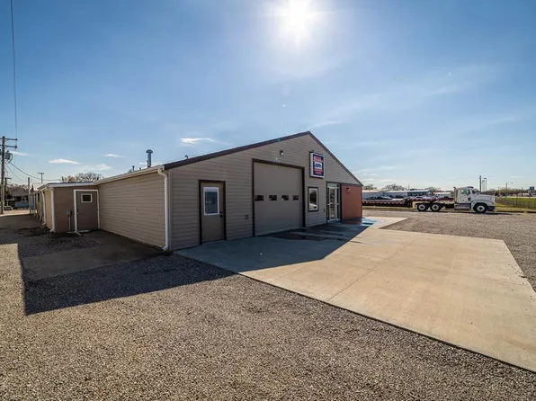 1530 E 6th St, Concordia, KS 66901