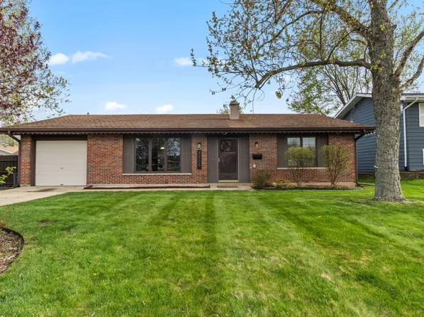 1155 Hassell Rd, Hoffman Estates, IL 60169