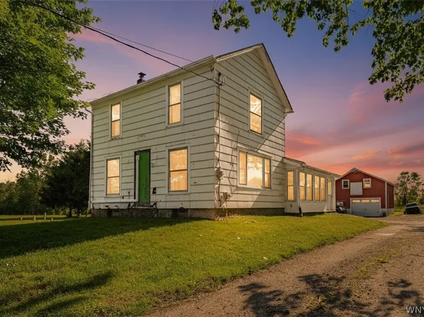 3525 Coomer Rd, Newfane, NY 14108