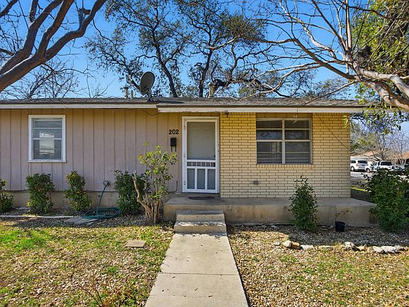 3rd image of 202 Forest St