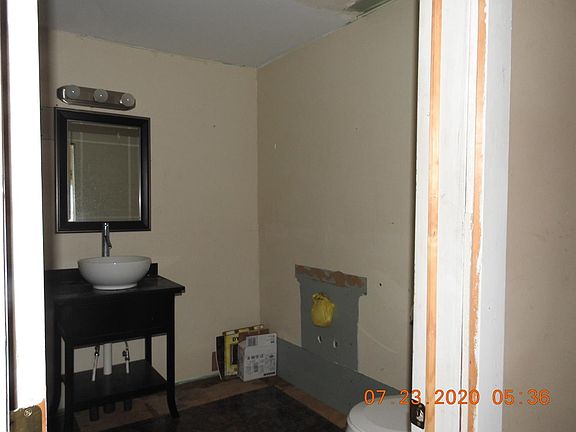 5th image of 25 Church St