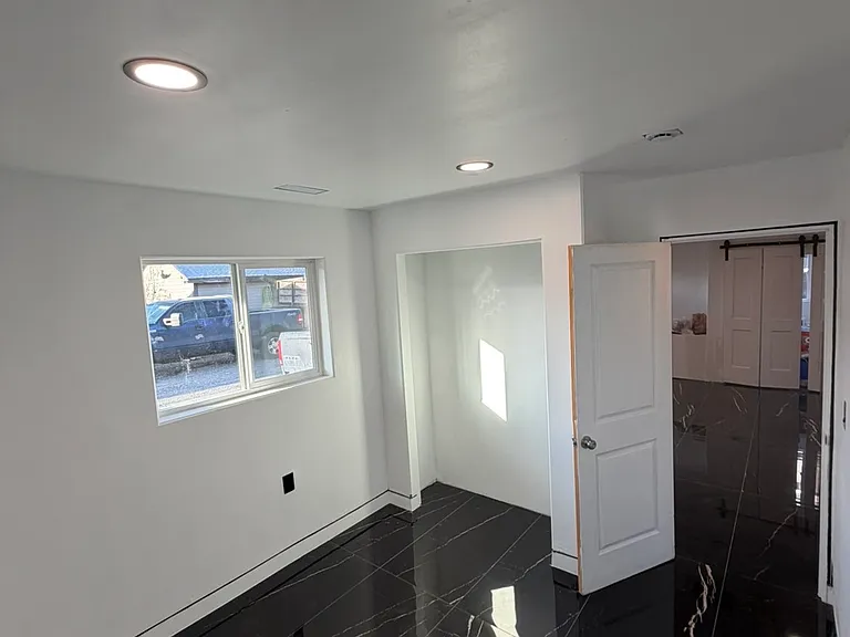 208 E Naches Ave #B — Photo 13