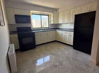 7211 66th Dr FLOOR 2, Middle Village, NY 11379
