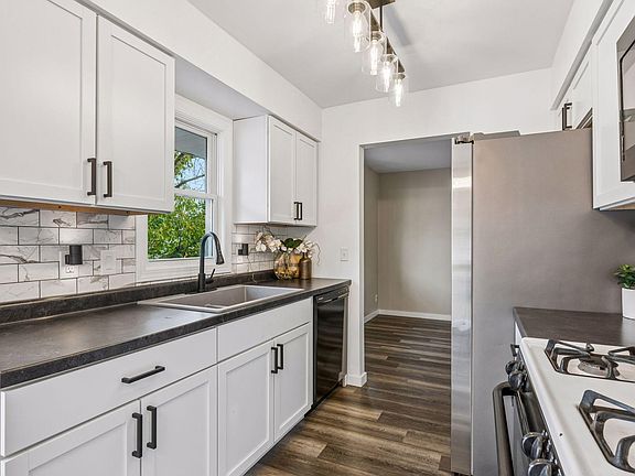 2nd image of 311 109th Ave NW