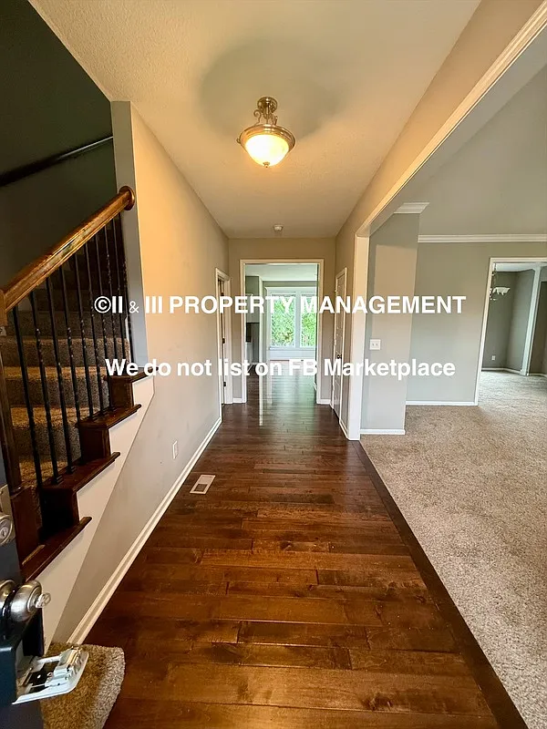 4 bed, 2.5 bath, 2322 sqft, $2,900 — Photo 2