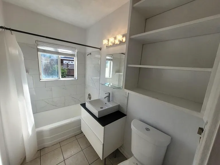 4875 Harbinson Ave — Photo 5