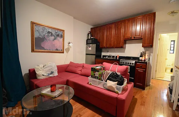 Rented by Mdrn Residential | media 22