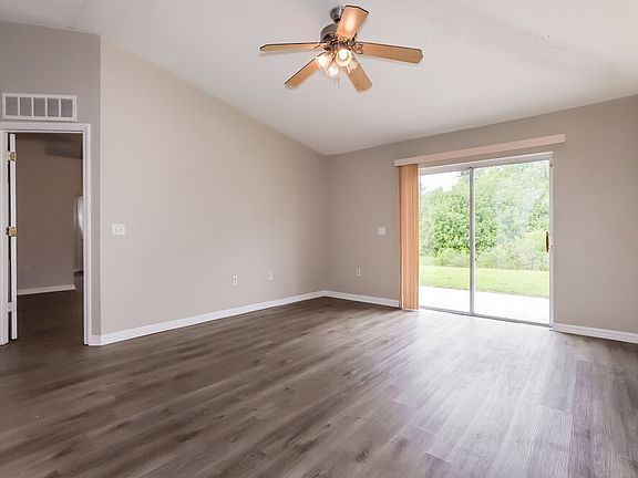 3rd image of 1410 Alhambra Crest Dr