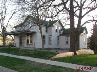 401 N Main St, Lake Crystal, MN 56055