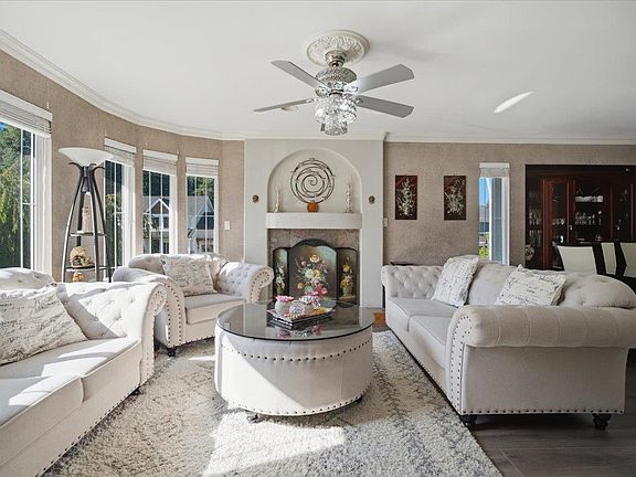 5th image of 8351 Miller Cres