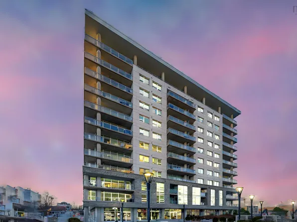 15 Kings Wharf Pl #305, Halifax, NS B2Y 0C2