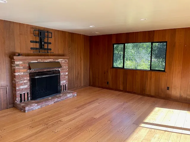 6525 Brookdale Dr — Photo 3