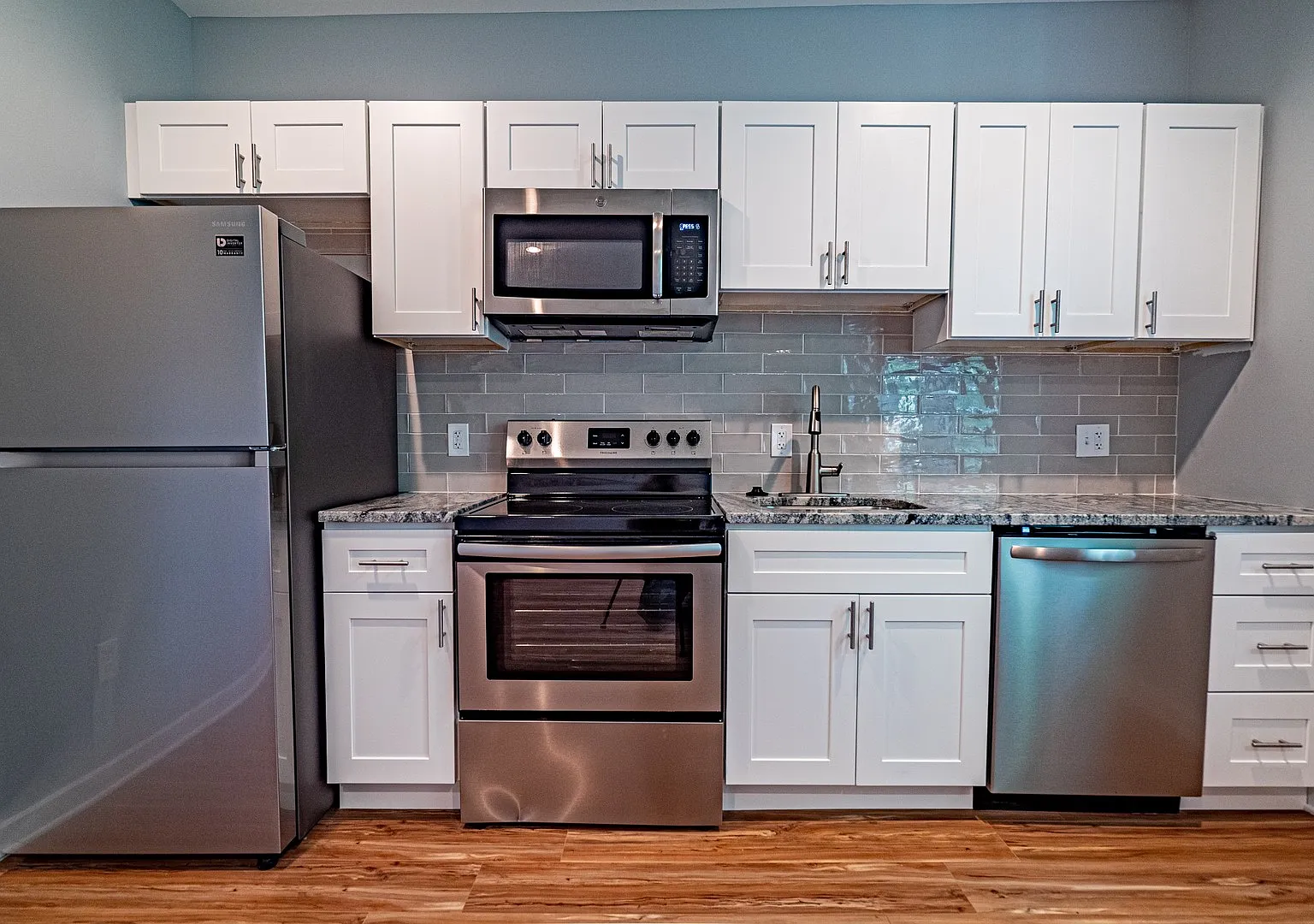 3815 Haverford Ave — Photo 3