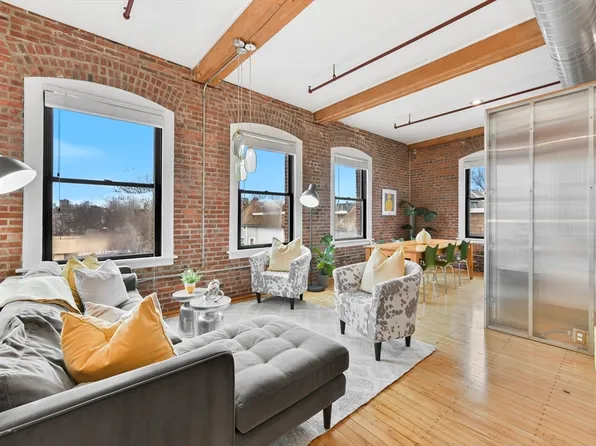 244 Brighton Ave APT 304, Allston, MA 02134