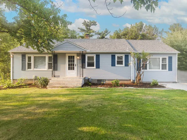 326 W 19th Ave, Coal Valley, IL 61240