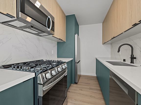 3rd image of 2140 Howard Ave APT 2