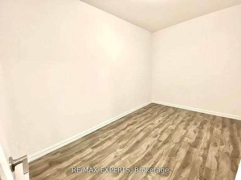 302 Essa Rd #306 — Photo 8
