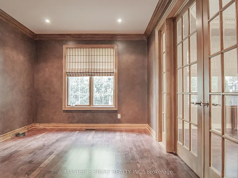678 Saint Nicholas Ct — Photo 16