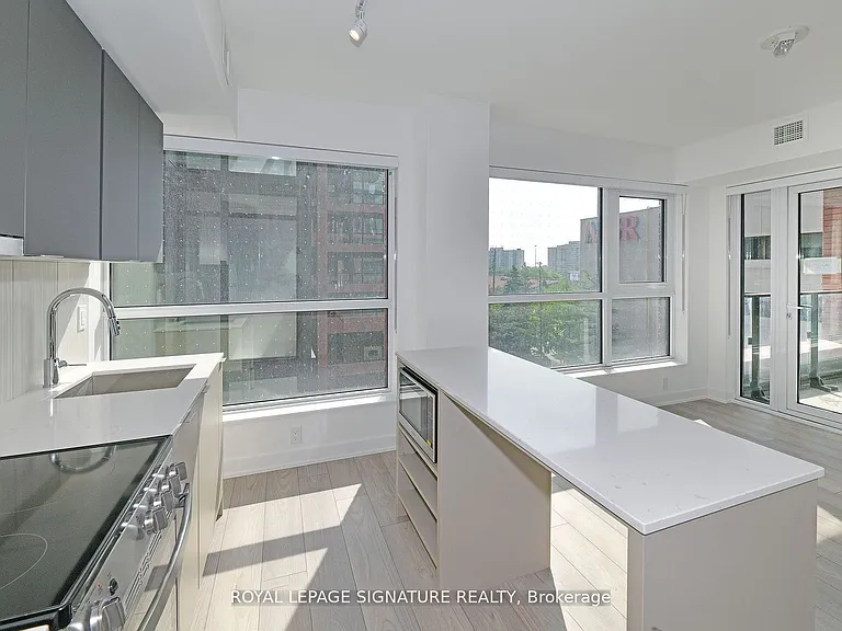 8 Tippett Rd #319 — Photo 3