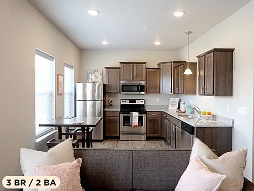 1360 SE Bishop Dr Photo 1