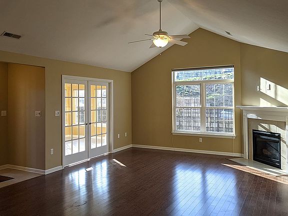 4th image of 2084 Isleworth Ln